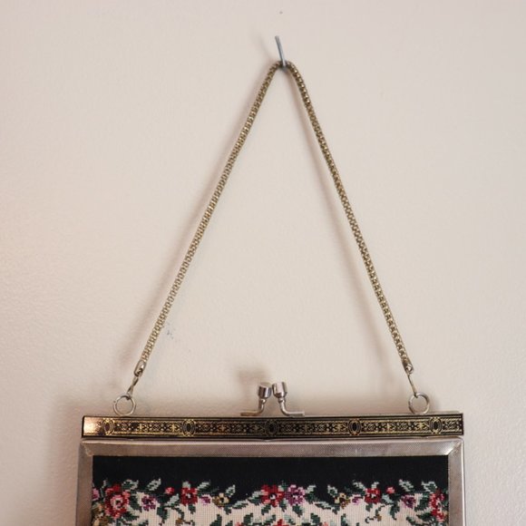 SOLD Vintage Threaded Clutch With Chain - Picture 2 of 3